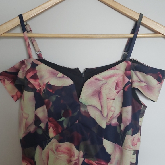 3 for 20$ Sample Sale Dress - Picture 2 of 3